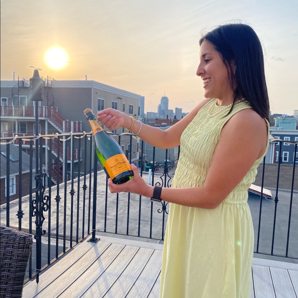 Meet your Posher, Elvia